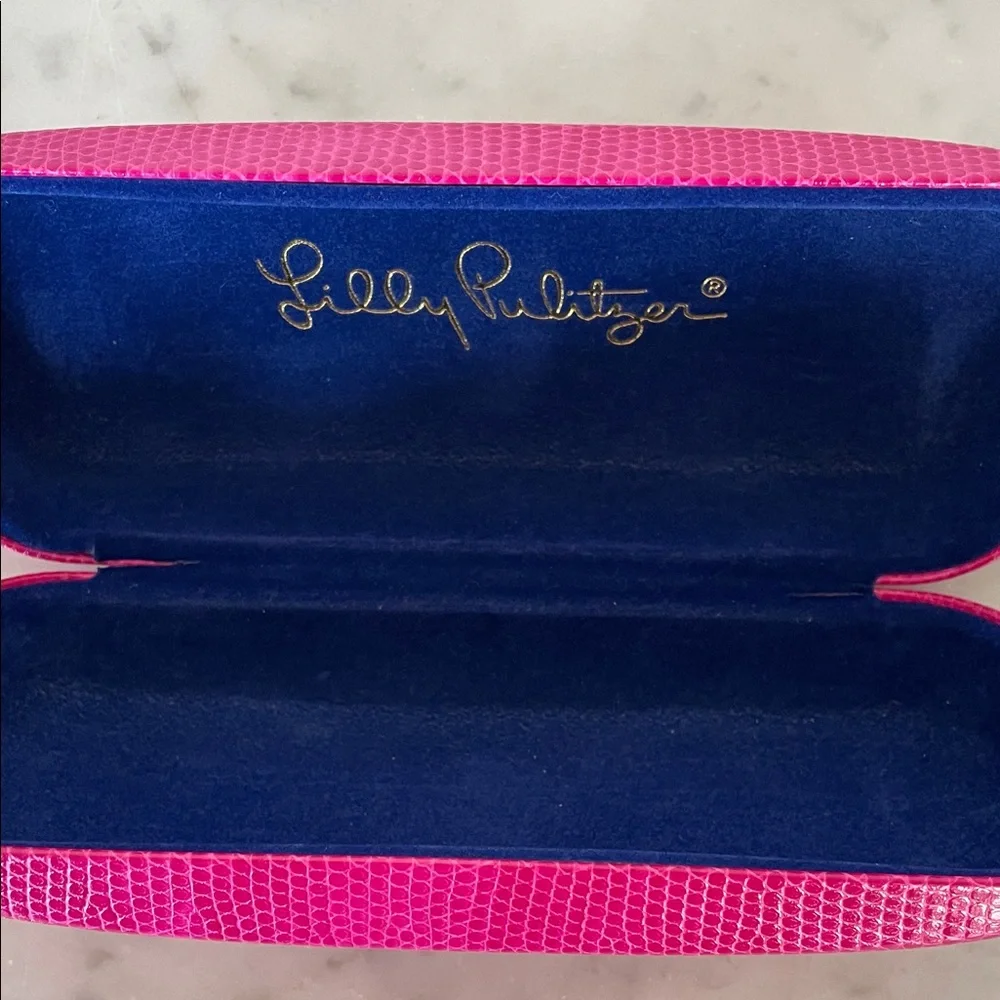 LILLY PULITZER Fuchsia Embossed Hard Eyeglass Clamshell Case